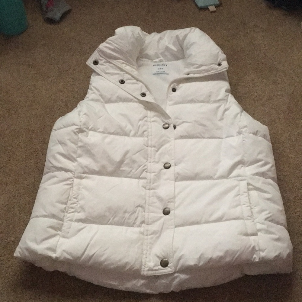 White Old Navy Puffy Vest